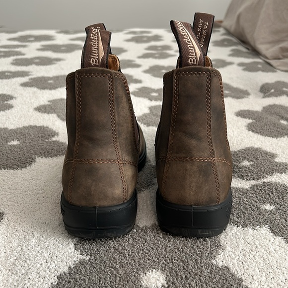 Blundstone #585 women’s classic Chelsea boot. Rustic Brown. - Picture 5 of 10